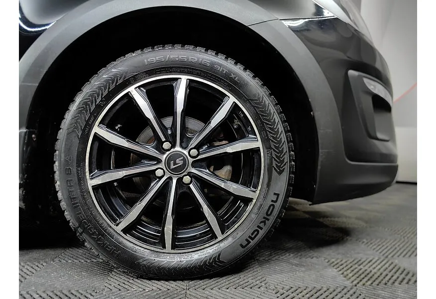 Kia Rio X-Line 1.6 AT (123 л.с.) Черный в АВИЛОН. Слайд №9