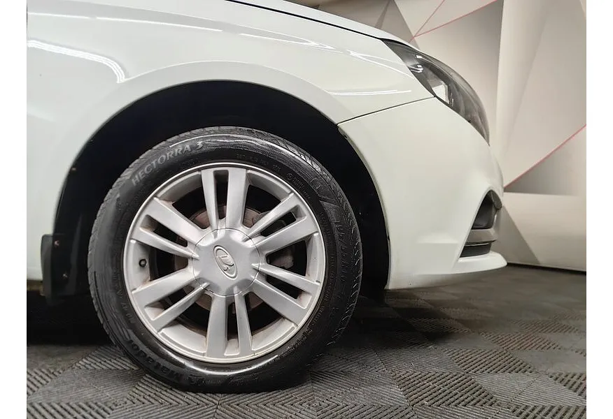 ВАЗ (Lada) Vesta 1.6 AMT (106 л.с.) Белый в АВИЛОН. Слайд №19