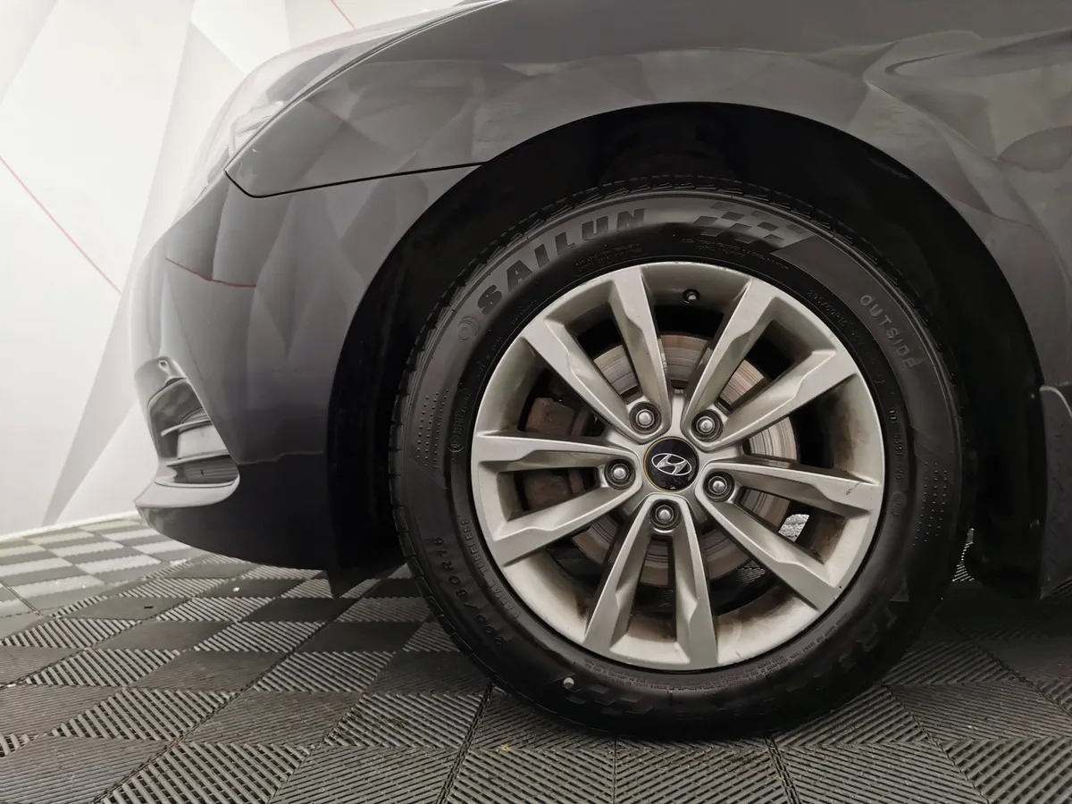 Hyundai i40 2.0 AT (150 л.с.) Business Черный в АВИЛОН. Слайд №9