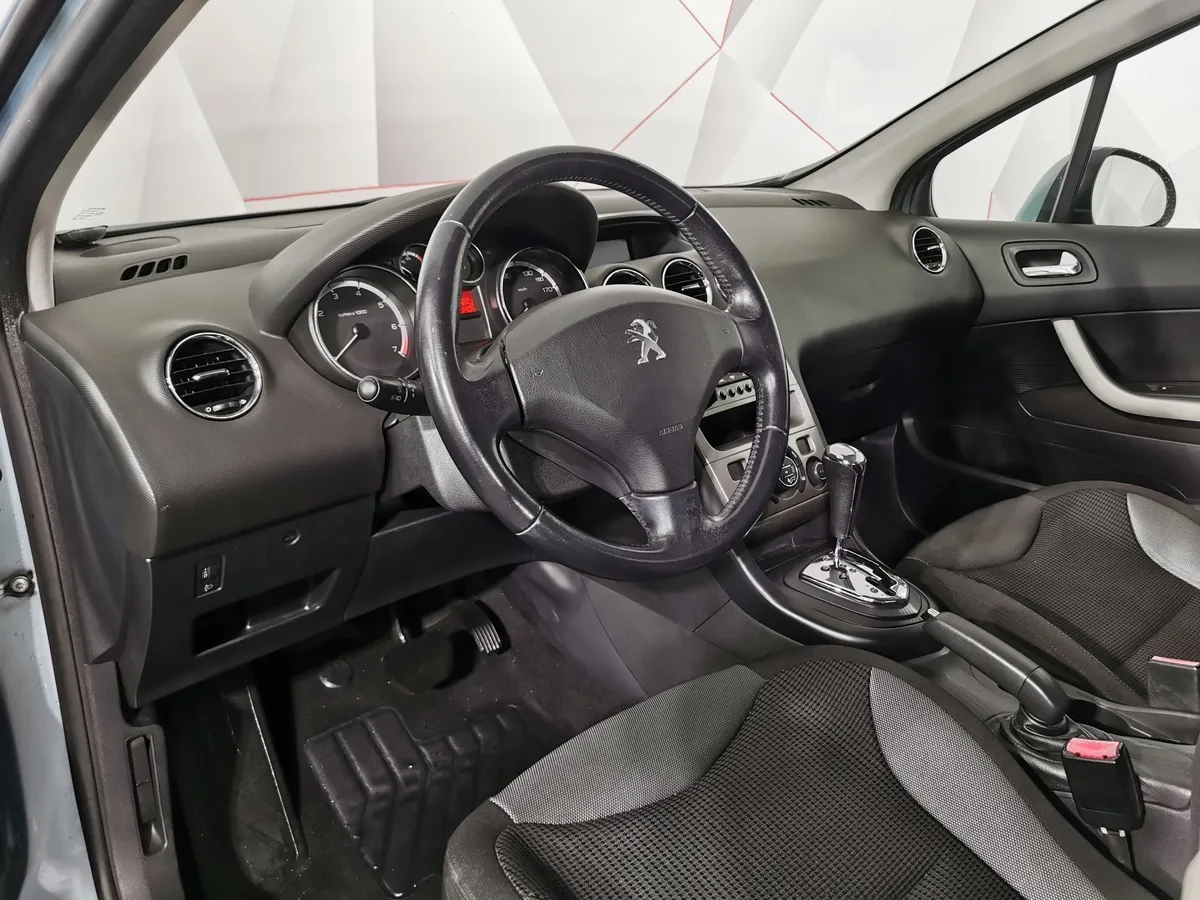 Peugeot 308 1.6 AT (120 л.с.) Голубой в АВИЛОН. Слайд №17
