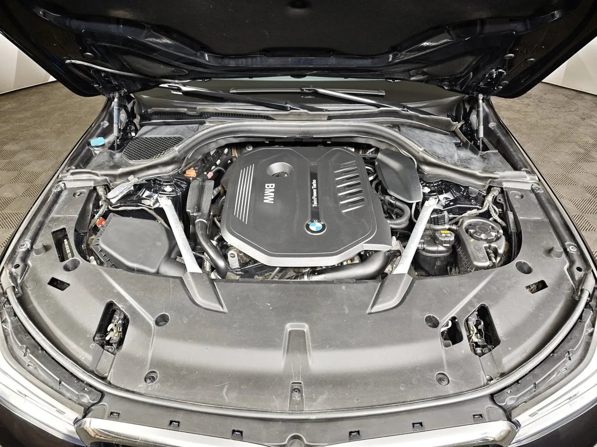 BMW 6 серия 640i xDrive Steptronic (340 л.с.) Черный в АВИЛОН. Слайд №10