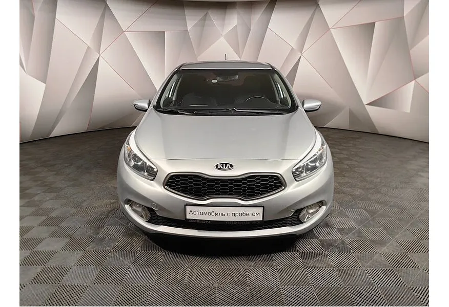 Kia Ceed 1.6 AT (129 л.с.) Серебристый в АВИЛОН. Слайд №7