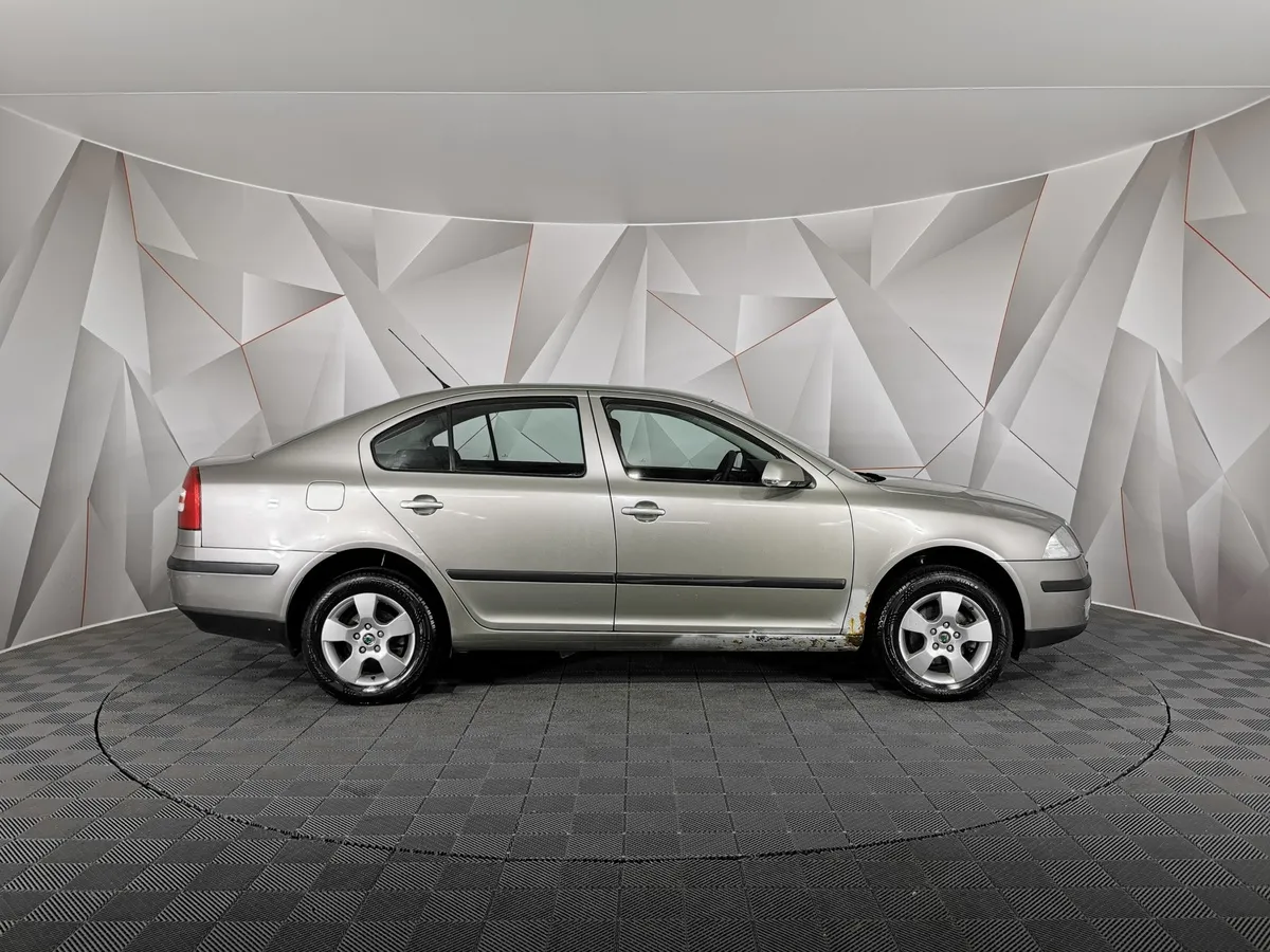 Skoda Octavia 1.6 FSI MT (115 л.с.) Серый в АВИЛОН. Слайд №6
