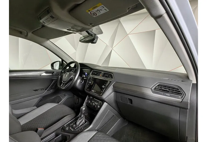 Volkswagen Tiguan 2.0 TSI 4Motion AT (180 л.с.) Status Белый в АВИЛОН. Слайд №13