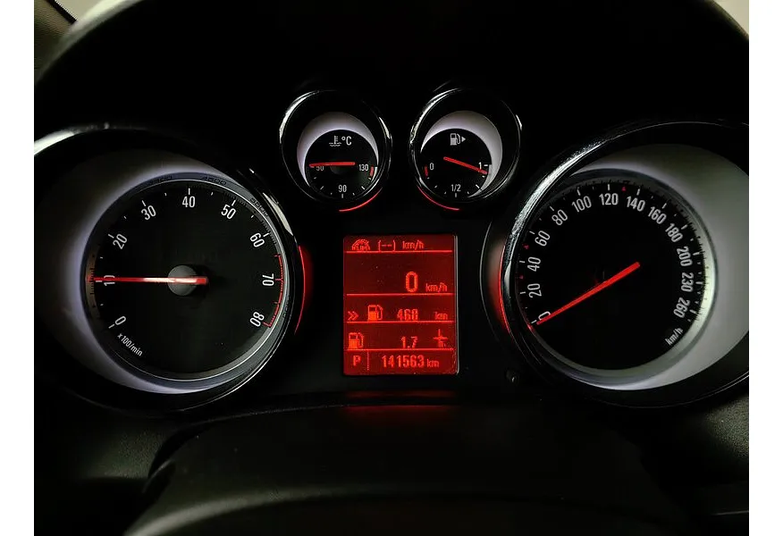 Opel Astra 1.4 Turbo AT (140 л.с.) Бежевый в АВИЛОН. Слайд №17 Opel Astra 1.4 Turbo AT (140 л.с.) Бежевый в АВИЛОН. Слайд №17