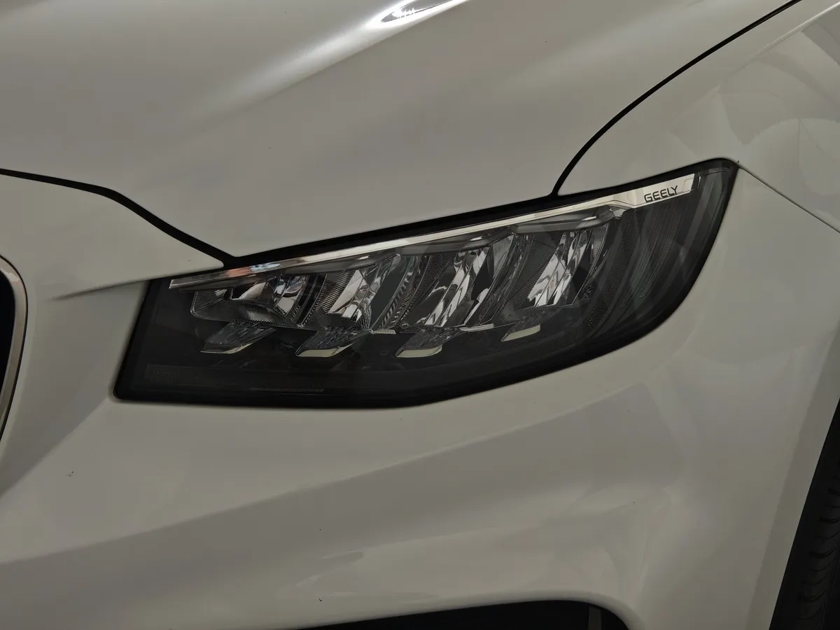 Geely Atlas Pro 1.5T AT FWD (177 л.с.) Luxury Белый в АВИЛОН. Слайд №10