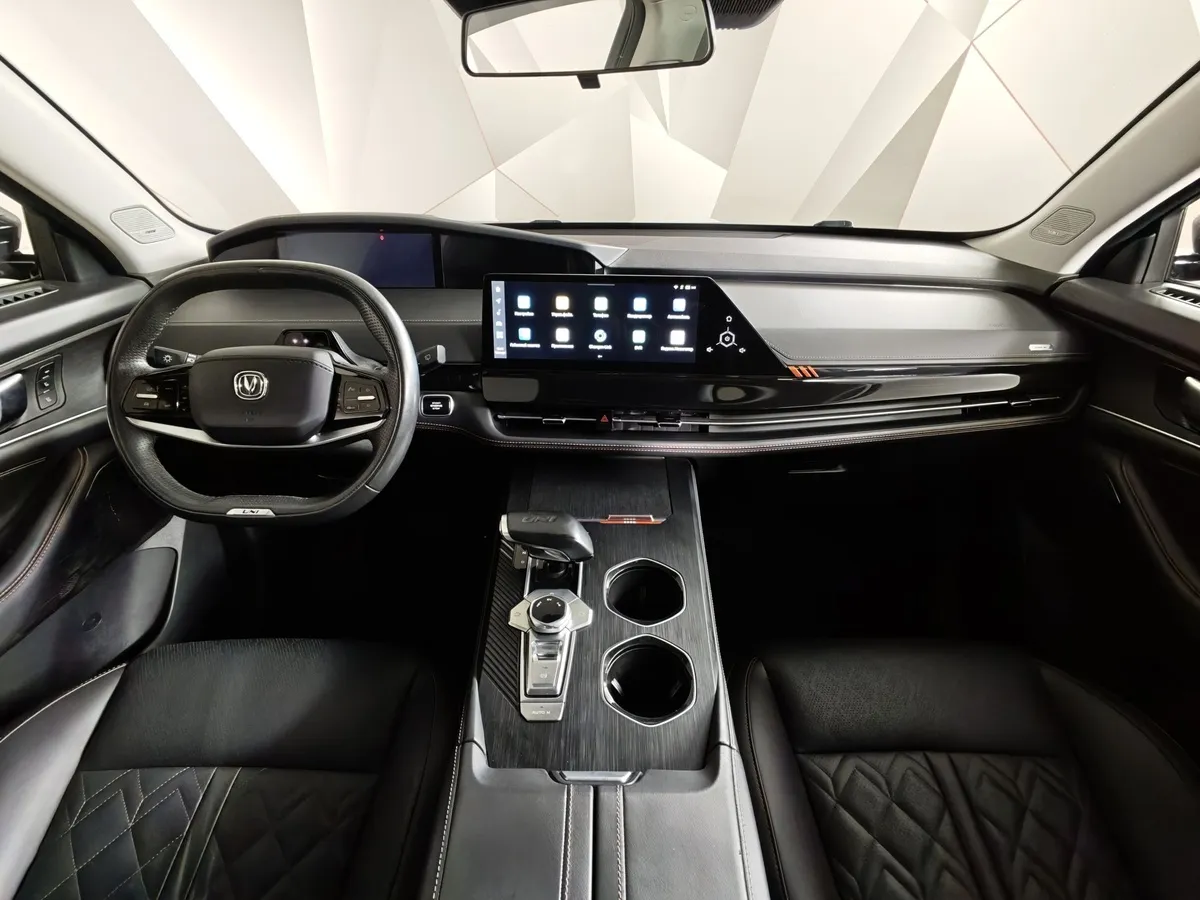 Changan UNI-K iDD 1.5T AT (316 л.с.) Premium Серый в АВИЛОН. Слайд №13
