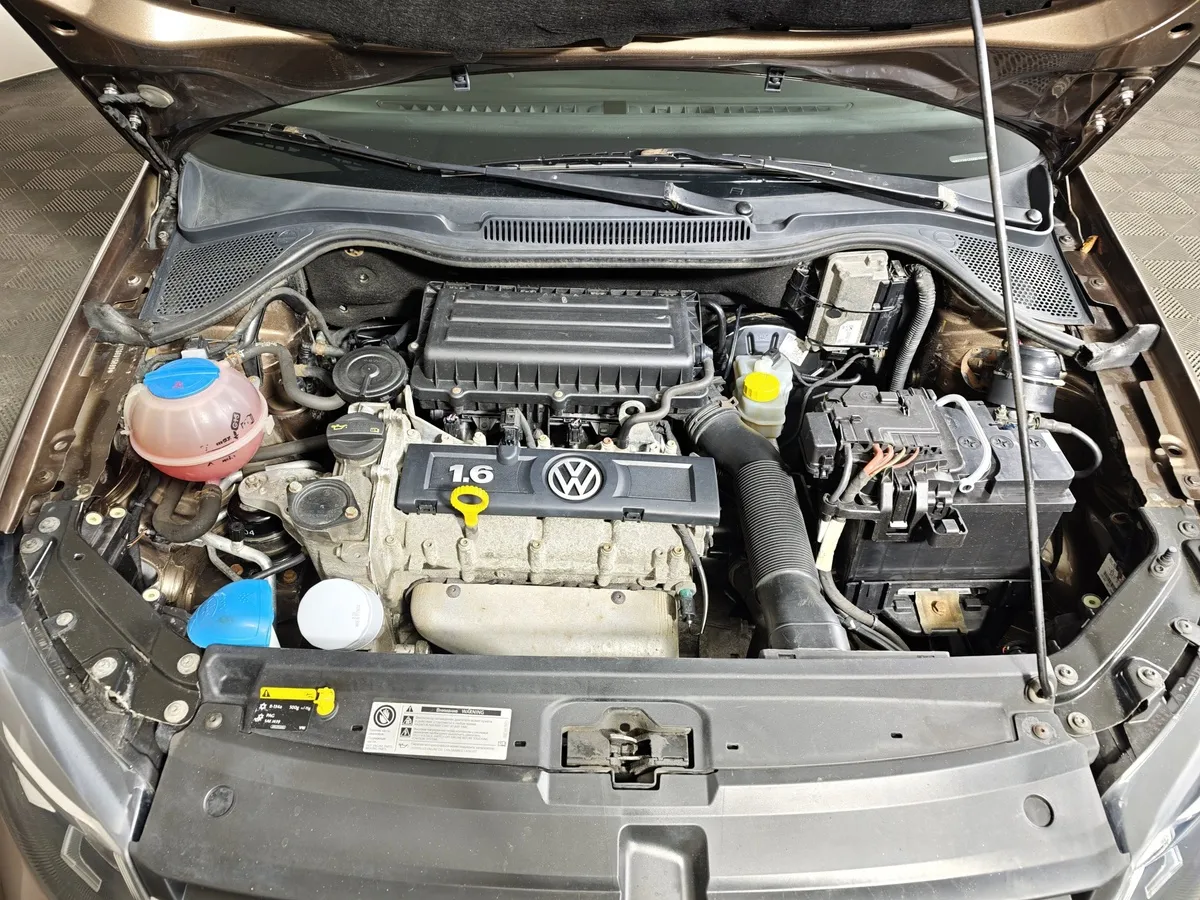 Volkswagen Polo 1.6 MT (105 л.с.) Comfortline Коричневый в АВИЛОН. Слайд №11
