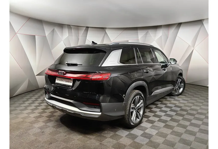 Audi Q6 2.5 TFSI S-tronic quattro (299 л.с.) Roadjet Cloud Type Feather Forest Suit Черный в АВИЛОН. Слайд №2