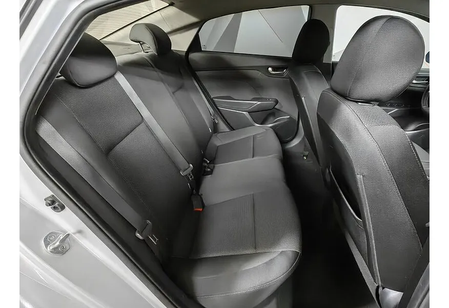 Hyundai Solaris 1.6 AT (123 л.с.) Comfort Серебристый в АВИЛОН. Слайд №15