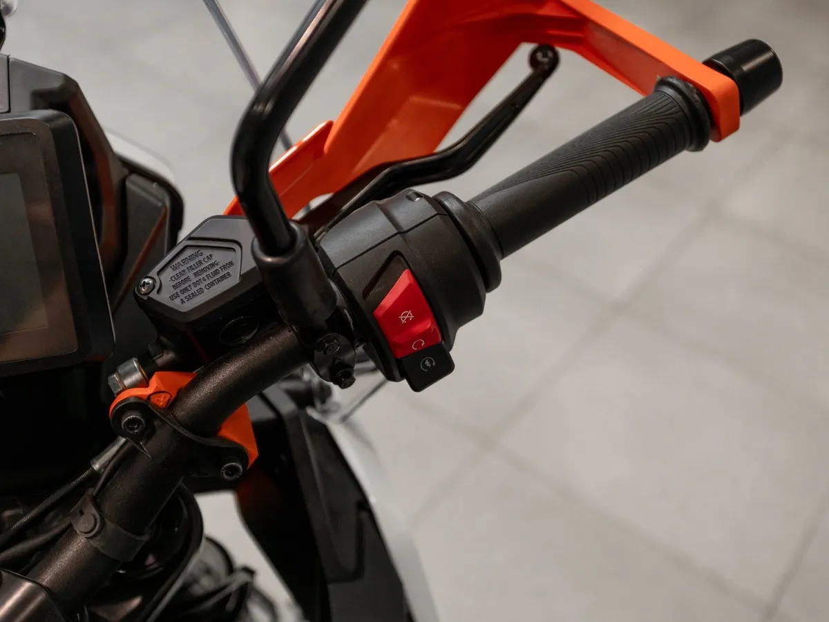 KTM 390 Adventure 399 см³ (45 л.с.) (45) 398 Белый в АВИЛОН. Слайд №11