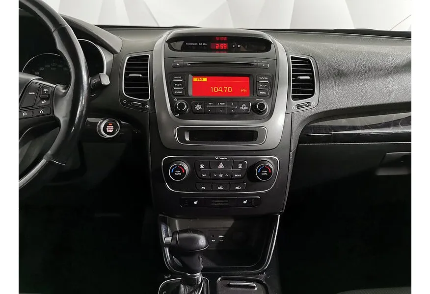 Kia Sorento 2.4 AT 4WD (175 л.с.) Luxe Бежевый в АВИЛОН. Слайд №15