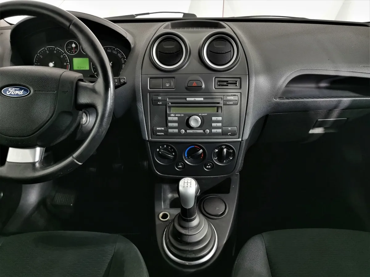 Ford Fiesta 1.6 Flex MT (100 л.с.) Серебристый в АВИЛОН. Слайд №12