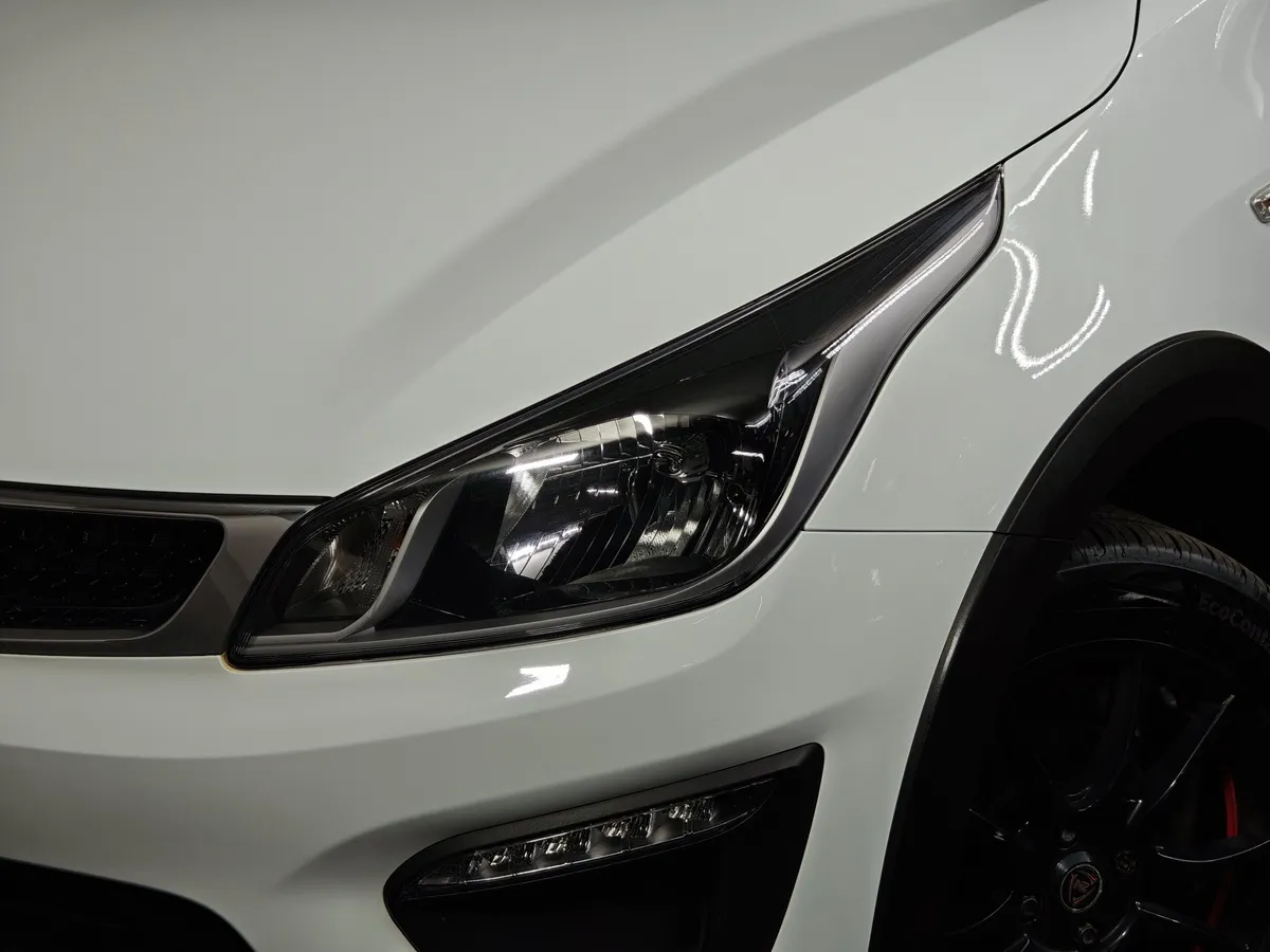 Kia Rio X-Line 1.6 AT (123 л.с.) Luxe Белый в АВИЛОН. Слайд №10