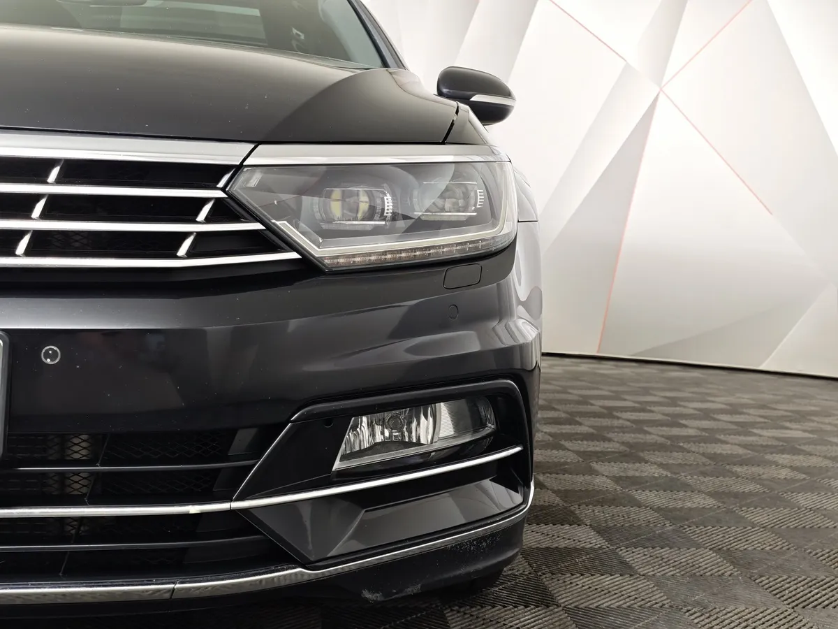 Volkswagen Passat 2.0 TSI BlueMotion DSG 4motion (220 л.с.) Variant Черный в АВИЛОН. Слайд №10