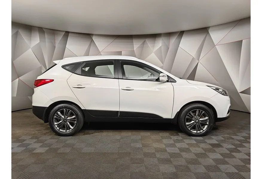 Hyundai ix35 2.0 AT 4WD (150 л.с.) Comfort + Navi Белый в АВИЛОН. Слайд №4