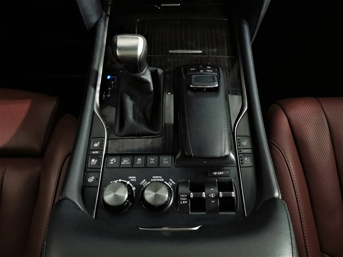 Lexus LX 570 AT (367 л.с.) Синий в АВИЛОН. Слайд №23