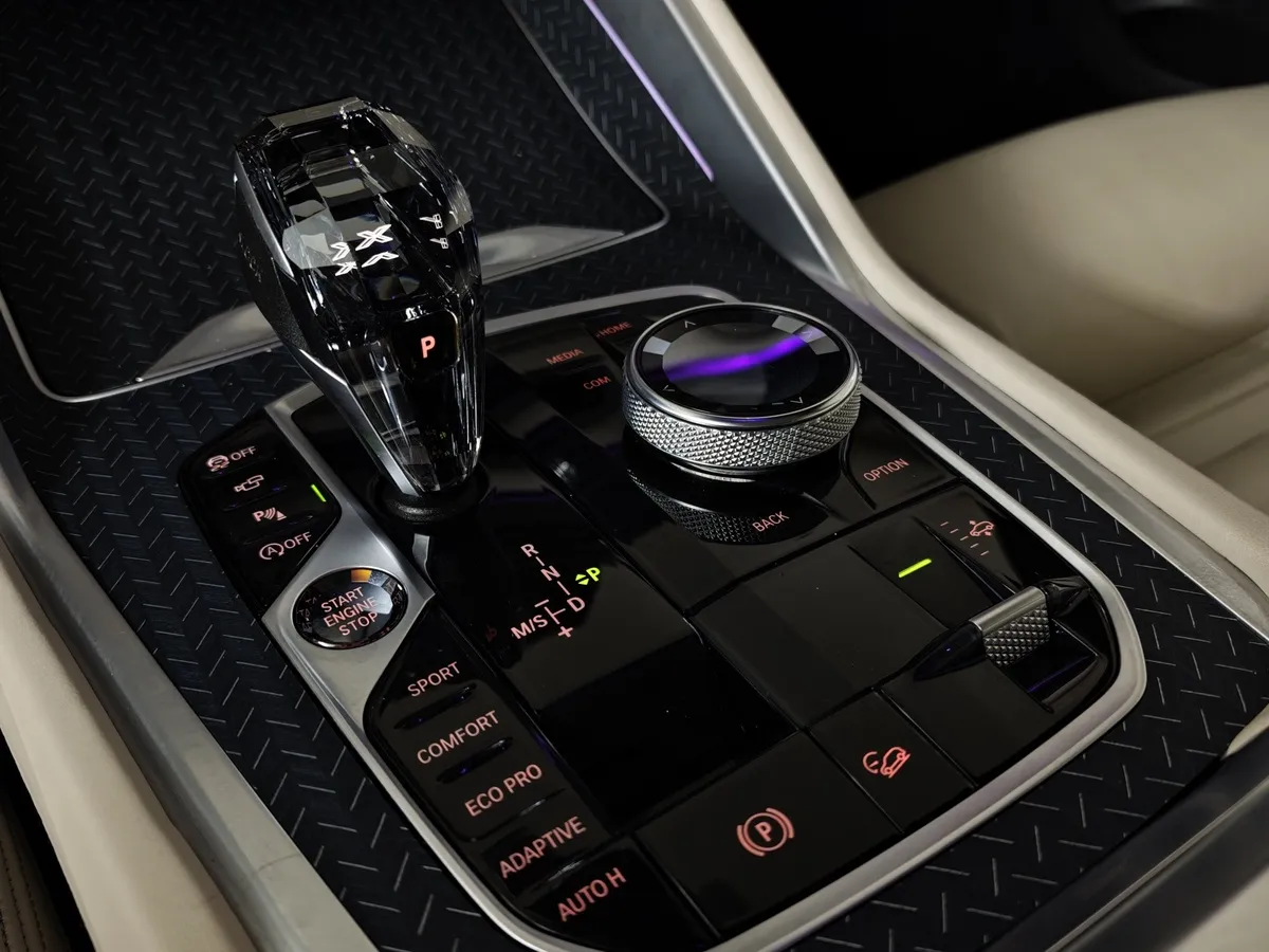 BMW X6 3.0 AT xDrive30d (249 л.с.) M Sport Pro Серый в АВИЛОН. Слайд №19