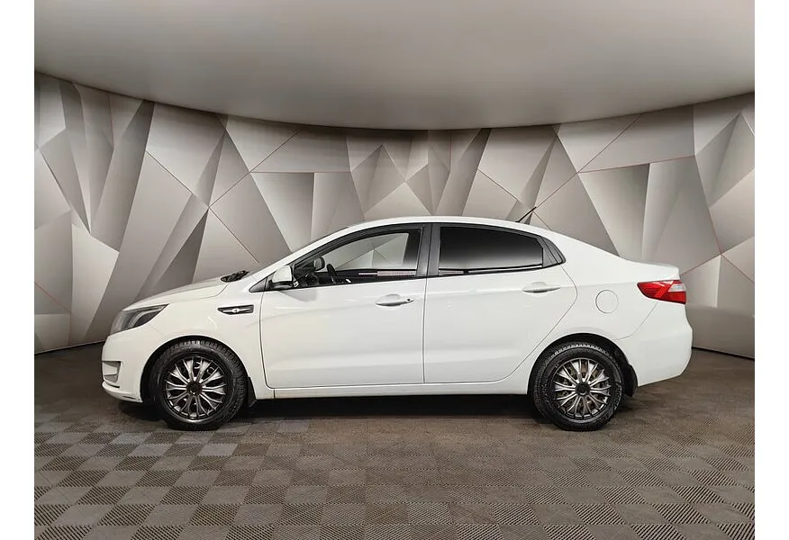Kia Rio 1.6 MT (123 л.с.) Белый в АВИЛОН. Слайд №5