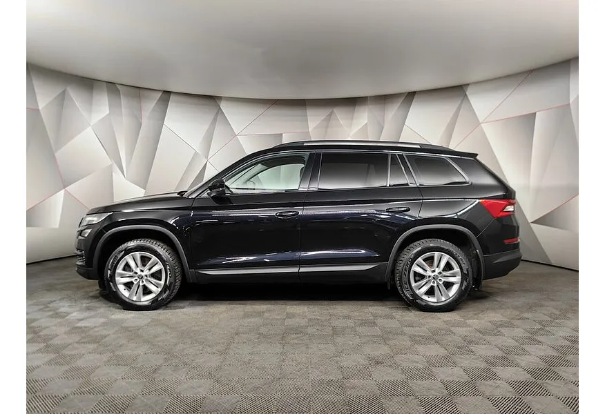 Skoda Kodiaq 2.0 TSI DSG 4X4 (180 л.с.) Черный в АВИЛОН. Слайд №5