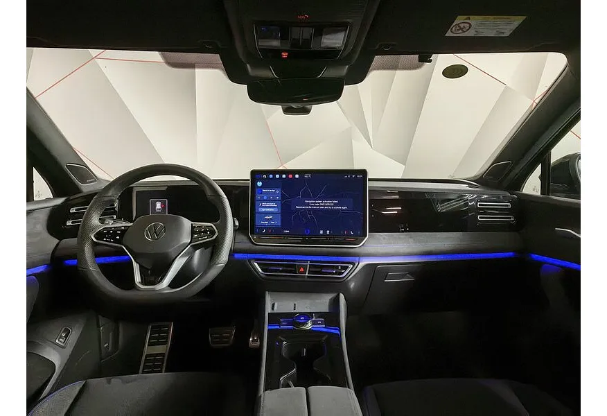 Volkswagen Tiguan 380 TSI 2.0 DSG 4WD (220 л.с.) R-Line Highline Черный в АВИЛОН. Слайд №13