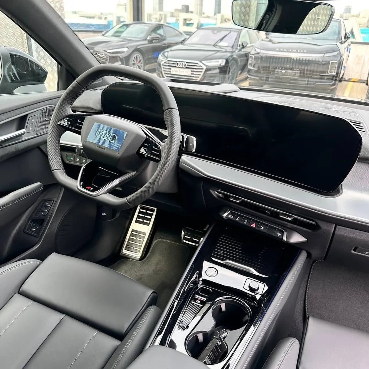 Audi Q3 Sportback 2.0 TFSI S-tronic quattro (265 л.с.) Черный в АВИЛОН. Слайд №6
