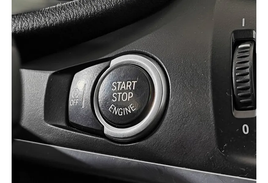 BMW X3 xDrive20d AT (184 л.с.) Base Локальная сборка Черный в АВИЛОН. Слайд №18