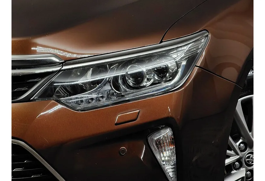 Toyota Camry 2.5 AT (181 л.с.) Коричневый в АВИЛОН. Слайд №10