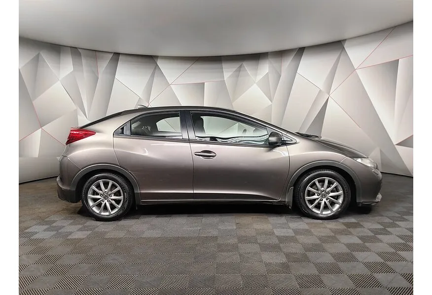 LIVE. Слайд №4