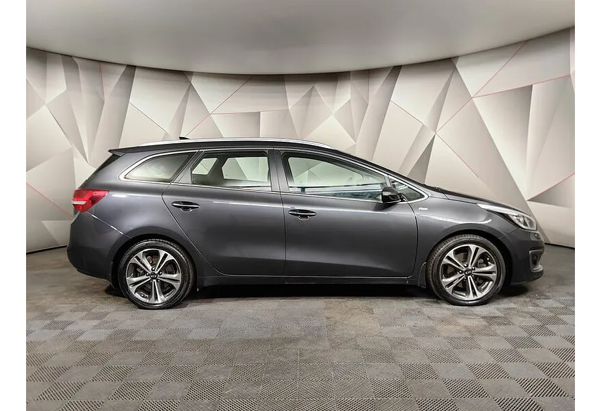 Kia Ceed 1.6 DCT (135 л.с.) Prestige Серый в АВИЛОН. Слайд №6
