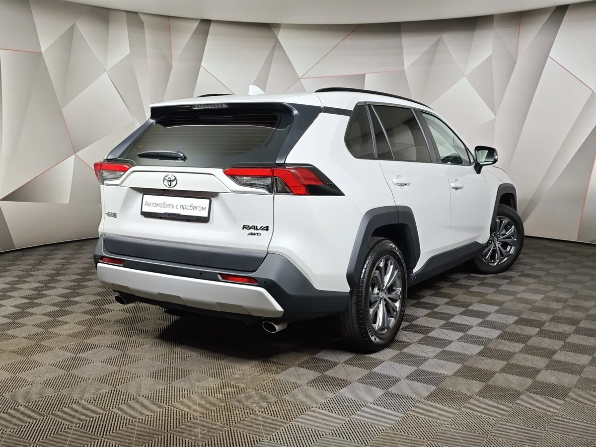 Toyota RAV4 2.0i CVT AWD (171 л.с.) Fashion Plus Белый в АВИЛОН. Слайд №2