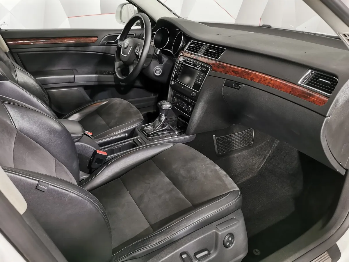 Skoda Superb 1.8 TSI DSG (152 л.с.) Белый в АВИЛОН. Слайд №12