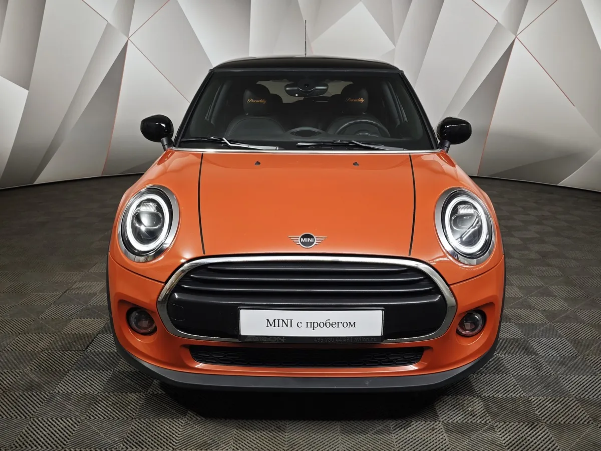 Mini 5 дверей Cooper 1.5 AMT (136 л.с.) Оранжевый в АВИЛОН. Слайд №3