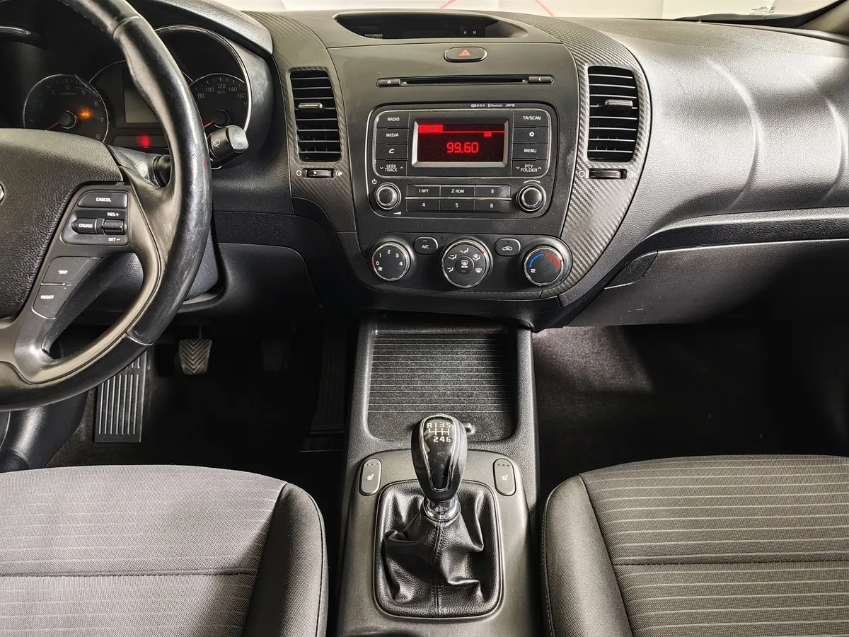 Kia Cerato 1.6 MT (130 л.с.) Comfort (D460) Белый в АВИЛОН. Слайд №14