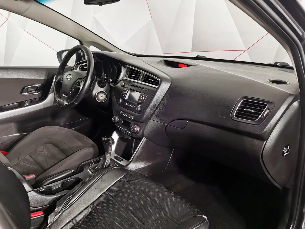 Kia Ceed 1.6 AT (130 л.с.) Luxe RED Line Черный в АВИЛОН. Слайд №12