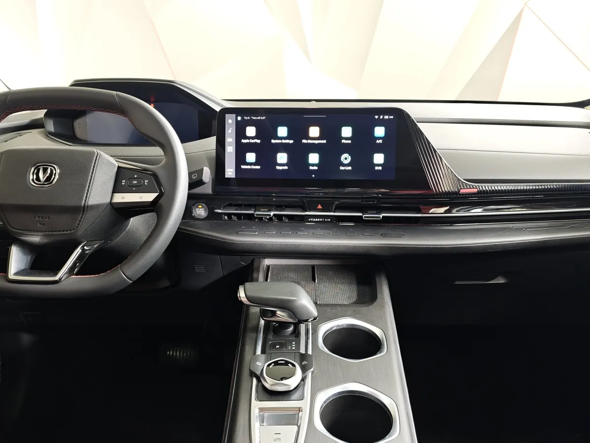 Changan UNI-S 1.5T 7DCT 2WD (181 л.с.) Tech Plus Белый в АВИЛОН. Слайд №15
