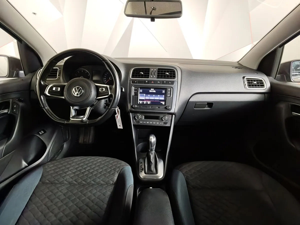 Volkswagen Polo 1.6 MPI AT (110 л.с.) Comfortline Коричневый в АВИЛОН. Слайд №14