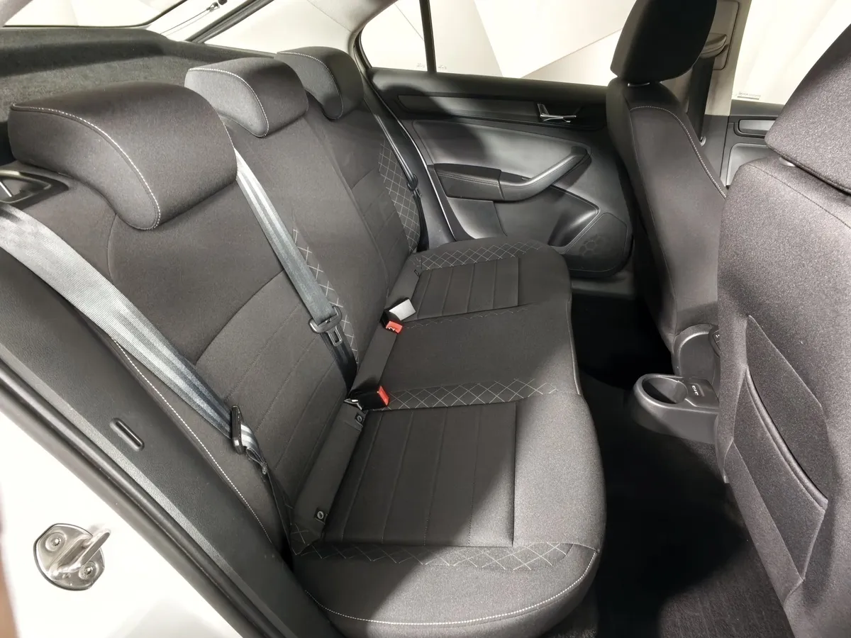 Skoda Rapid 1.6 AT (110 л.с.) Active Белый в АВИЛОН. Слайд №15