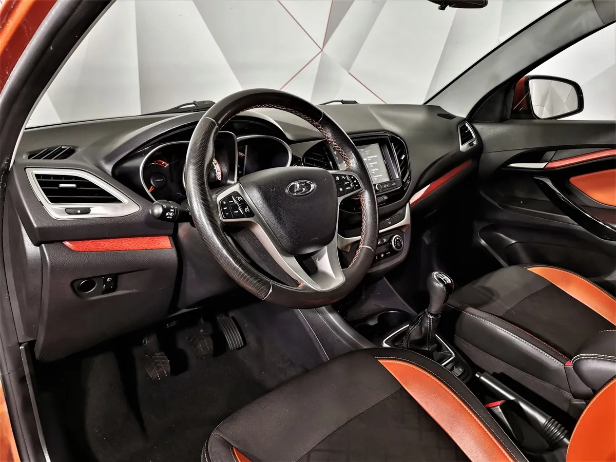 ВАЗ (Lada) Vesta 1.8 MT (122 л.с.) Оранжевый в АВИЛОН. Слайд №18