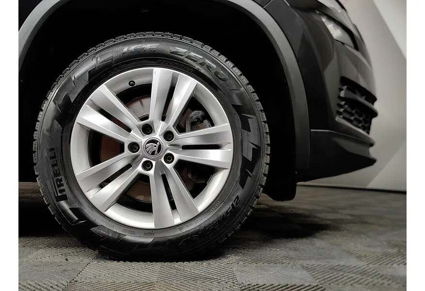 Skoda Kodiaq 2.0 TSI DSG 4X4 (180 л.с.) Черный в АВИЛОН. Слайд №9