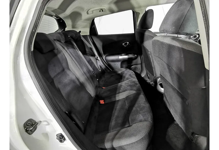 Nissan Juke 1.6 CVT (117 л.с.) Белый в АВИЛОН. Слайд №16