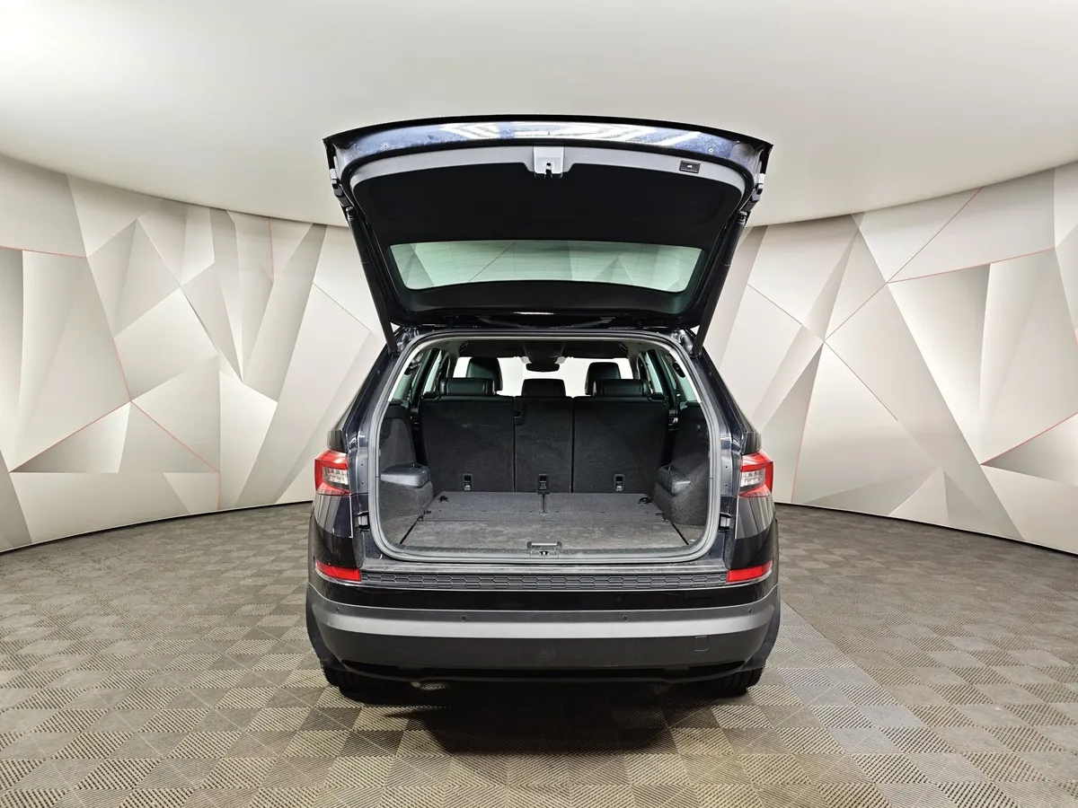 Skoda Kodiaq 2.0 TSI DSG 4X4 (180 л.с.) Черный в АВИЛОН. Слайд №11