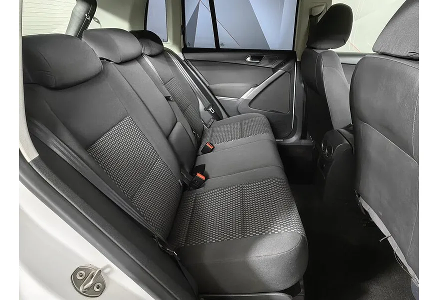 Volkswagen Tiguan 1.4 TSI MT (150 л.с.) Trend & Fun Белый в АВИЛОН. Слайд №13