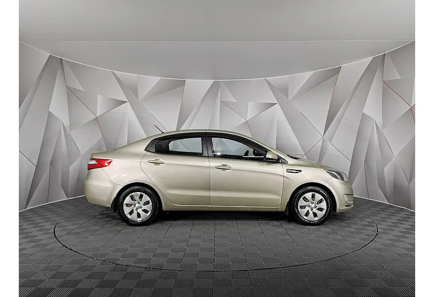 Kia Rio 1.6 AT (123 л.с.) Бежевый в АВИЛОН. Слайд №6