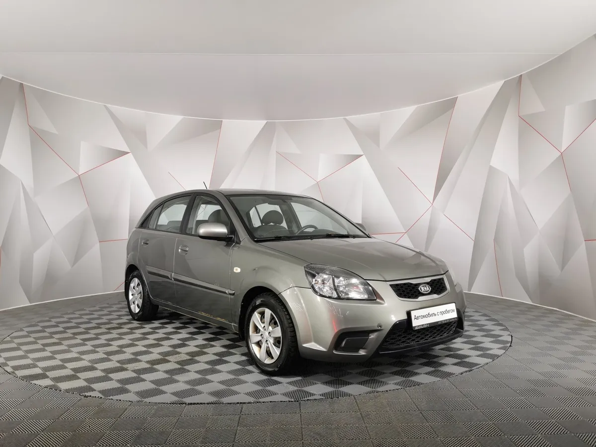 Kia Rio 1.4 AT (97 л.с.) Classic Серебристый в АВИЛОН. Слайд №3