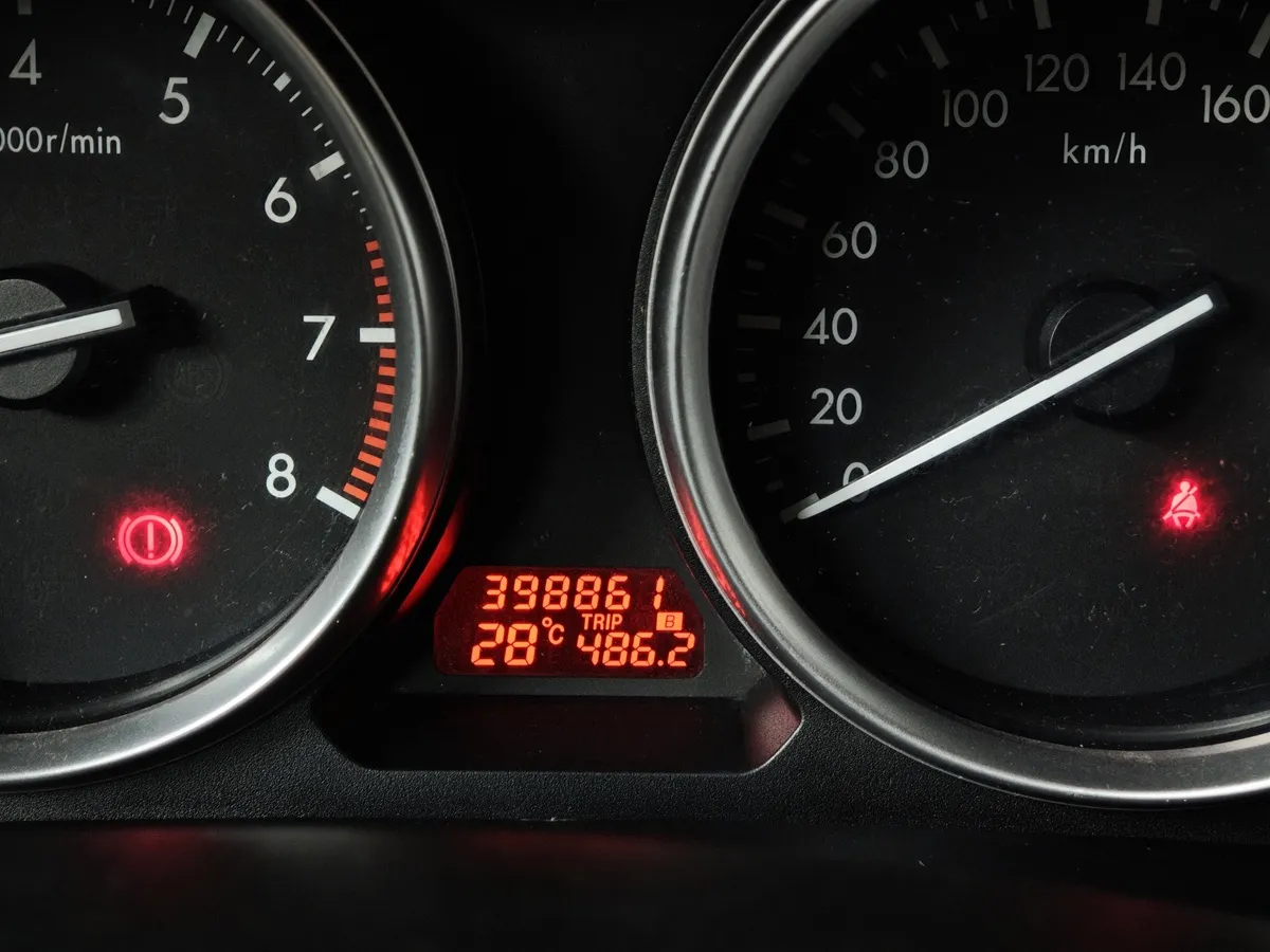 Mazda 6 1.8 MT (120 л.с.) Белый в АВИЛОН. Слайд №18