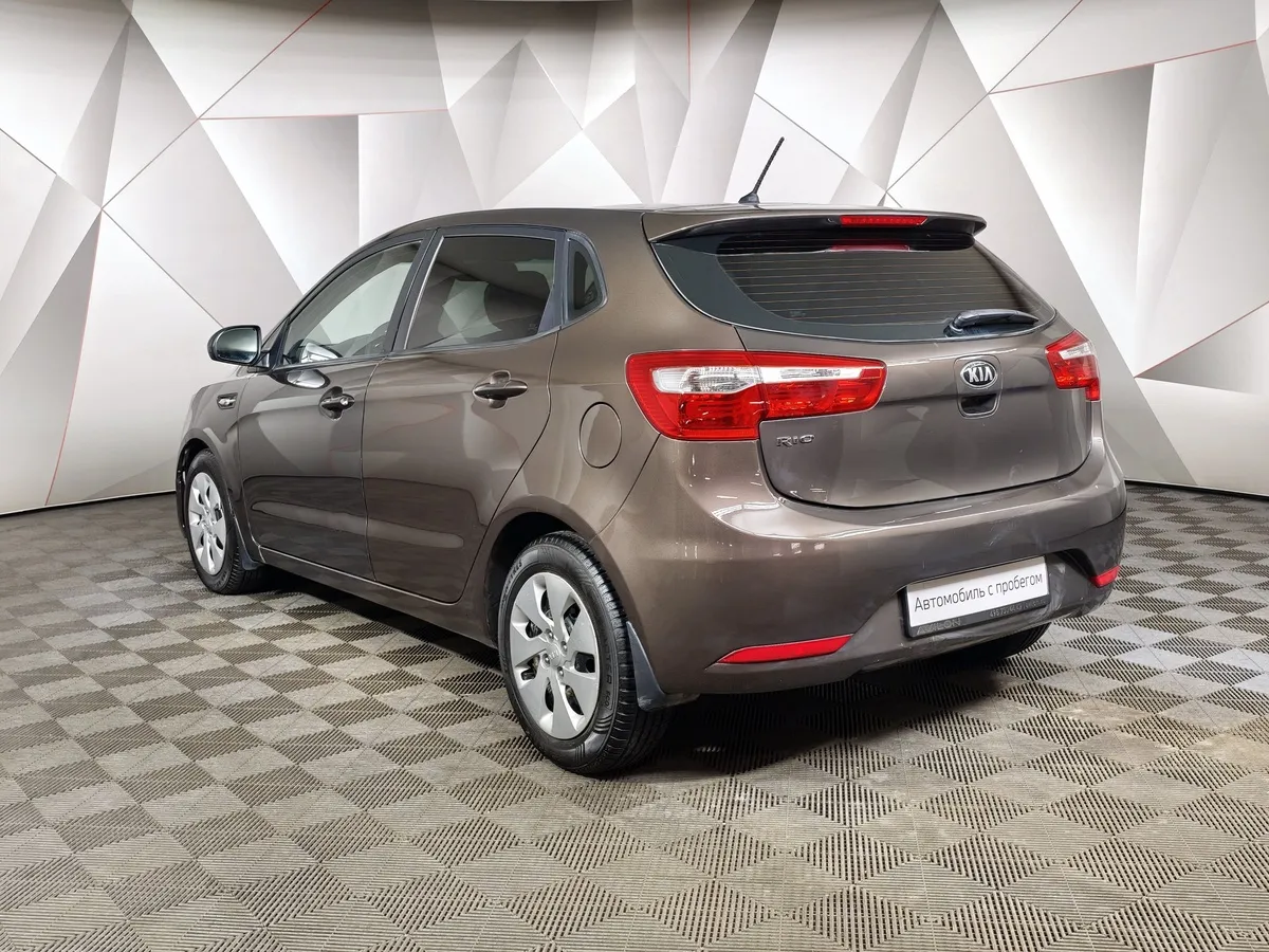Kia Rio 1.6 AT (123 л.с.) Коричневый в АВИЛОН. Слайд №4