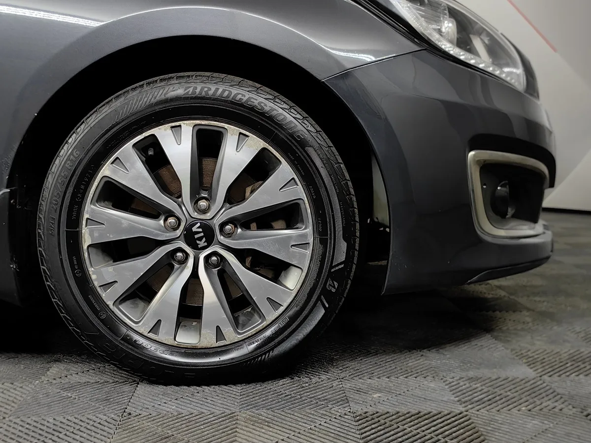 Kia Ceed 1.6 DCT (135 л.с.) Prestige Серый в АВИЛОН. Слайд №9