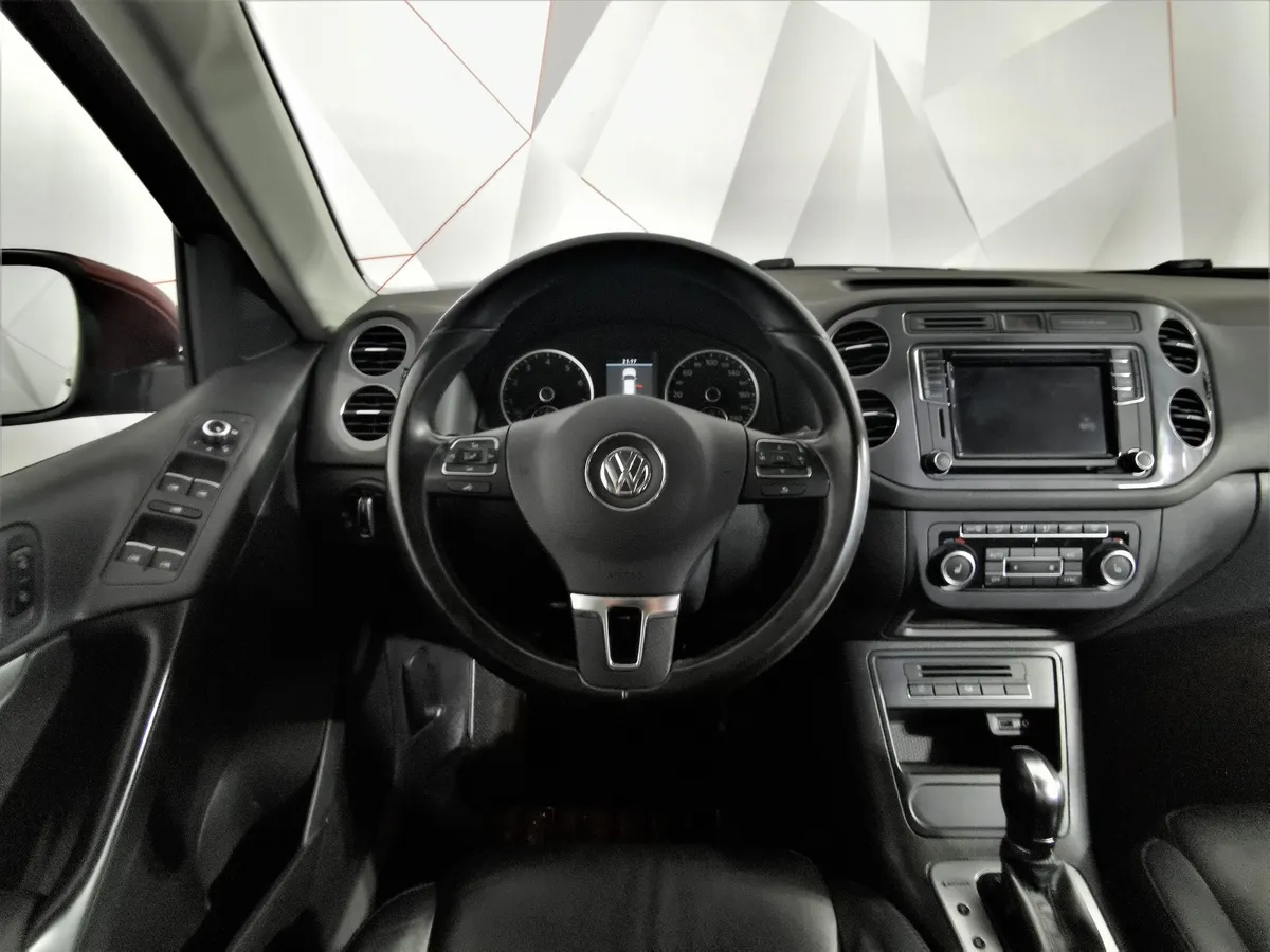 Volkswagen Tiguan 2.0 TSI 4Motion AT (170 л.с.) Sport&Style Красный в АВИЛОН. Слайд №18