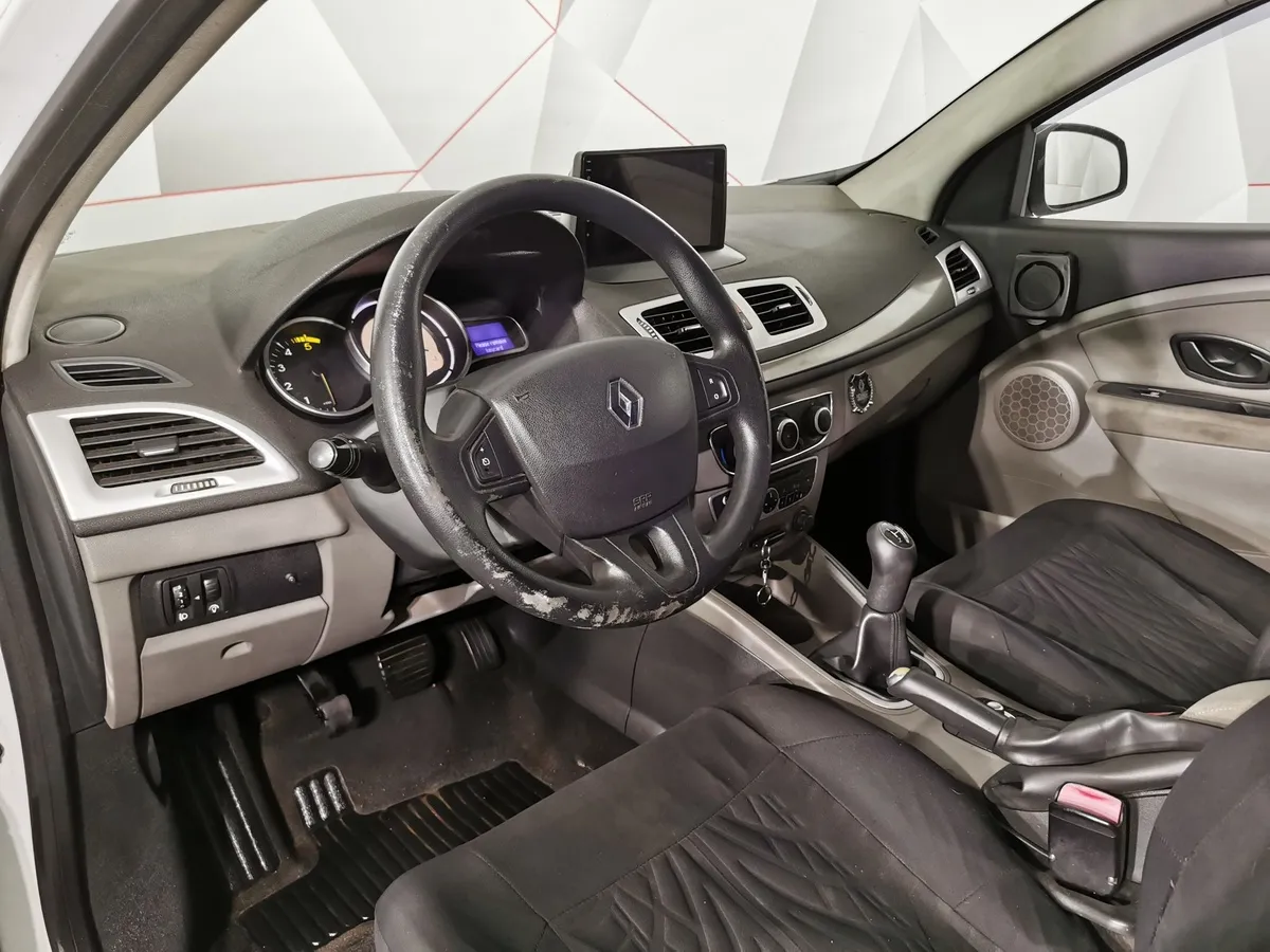Renault Megane 1.5 dCi MT (90 л.с.) Белый в АВИЛОН. Слайд №17